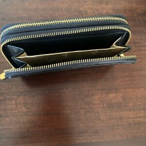 Black and Gold Zip Long Wallet
